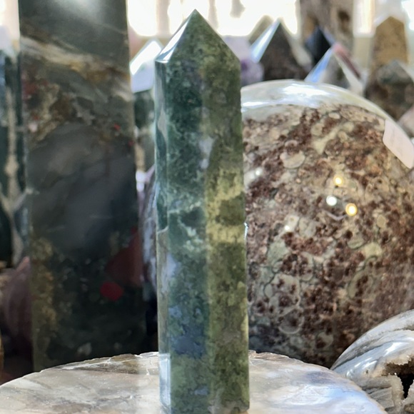 🎄SALE🎄Moss Agate Crystal Point! - Picture 4 of 4